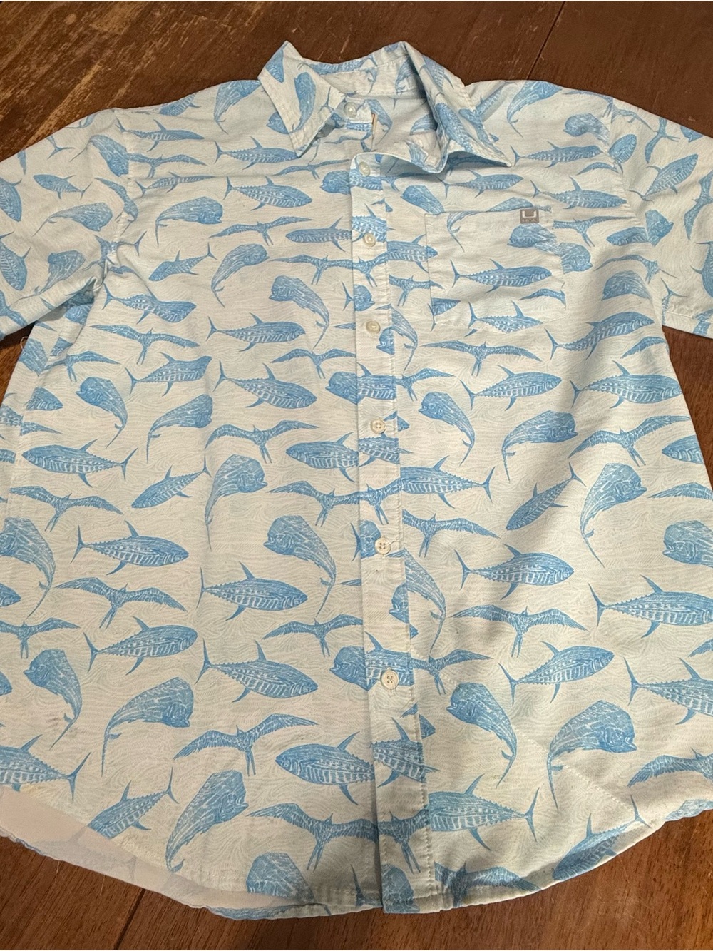 HUK Fishing Men’s Medium Blue Fish Print Short Sleeve Button Up Shirt M